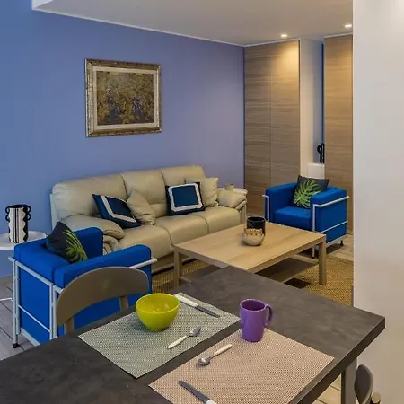 Mamako Apartment *